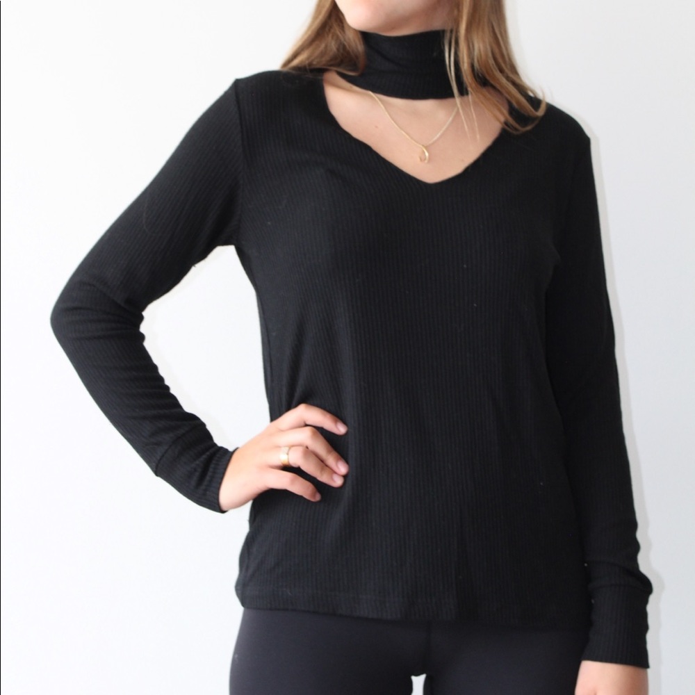 LNA cutout neck long sleeve